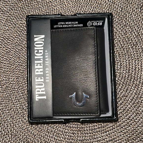 NEW TRUE RELIGION WALLET - Picture 1 of 3